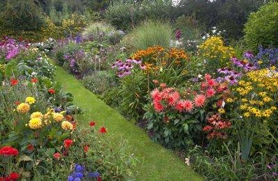 Growing a Cottage Garden to Fit Today's Busy Lifestyle | Gardener's Path